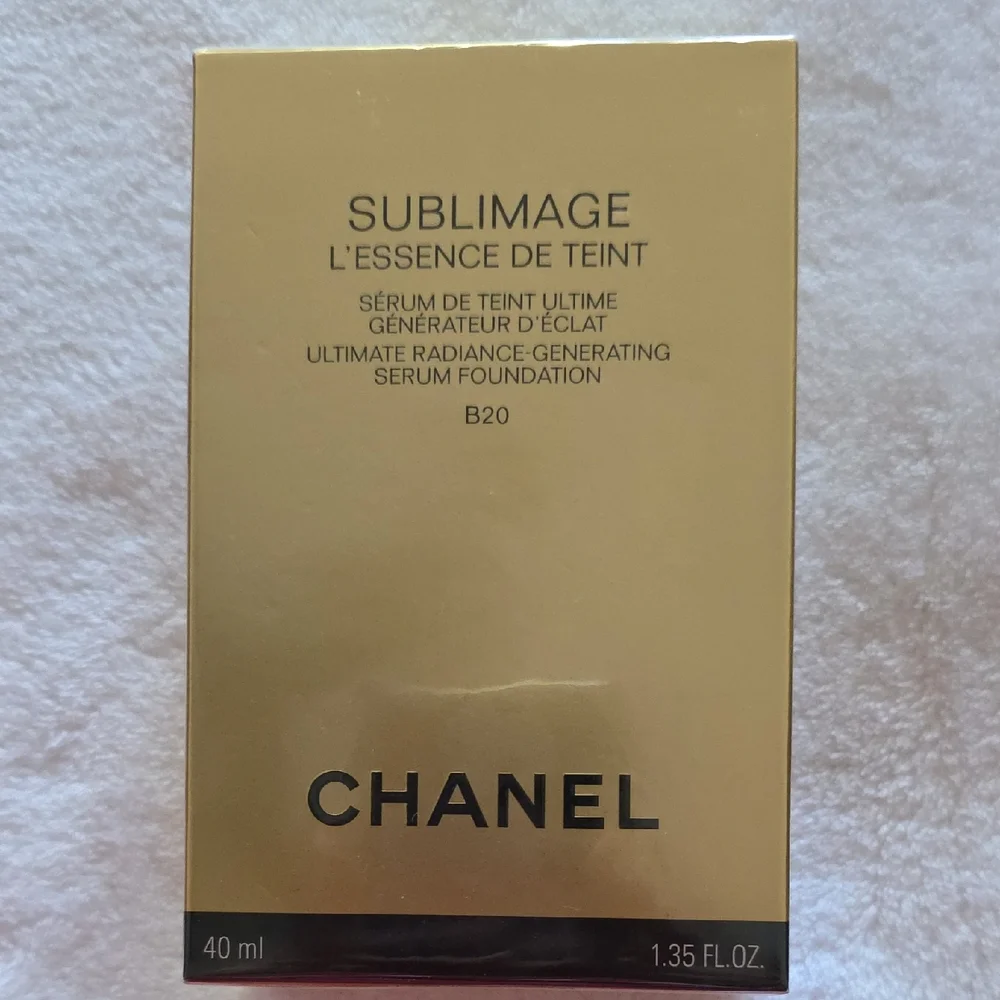 NEW ~ CHANEL SUBLIMAGE L' ESSENCE DE TEINT Serum Foundation ~ B20 - SEALED